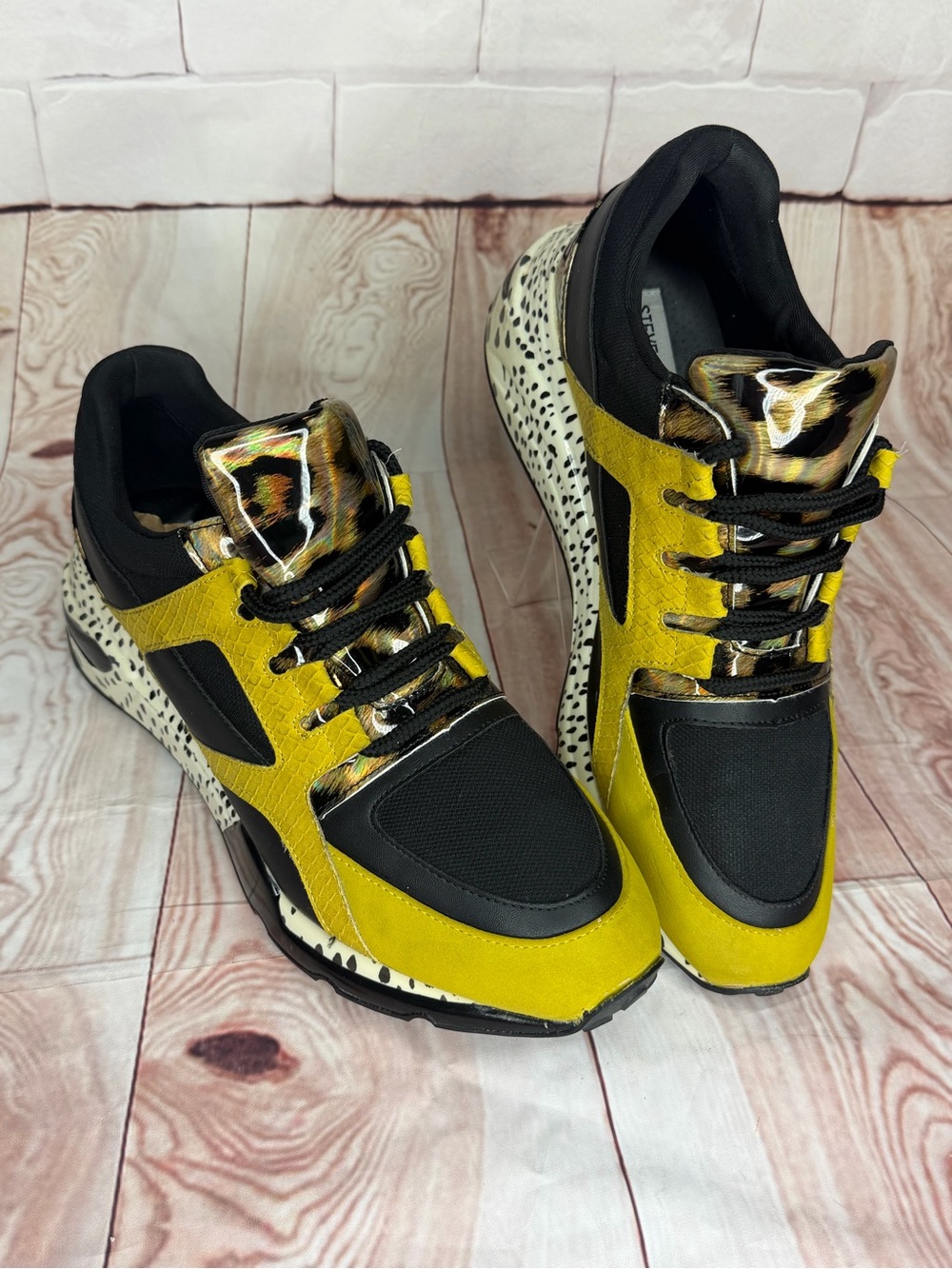 Steve Madden Barra Yellow Black Animal Print Platform Sneakers Women’s Size 10